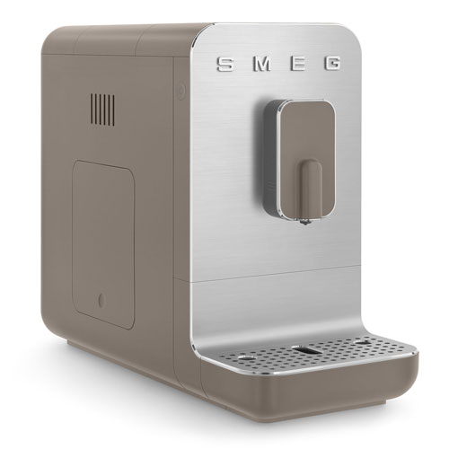Cafetera super automática SMEG BCC01TPMEU 19 bar 1,4 litros